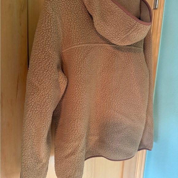 Patagonia Womens Tan Retro Pile Fleece Jacket - Picture 4 of 6
